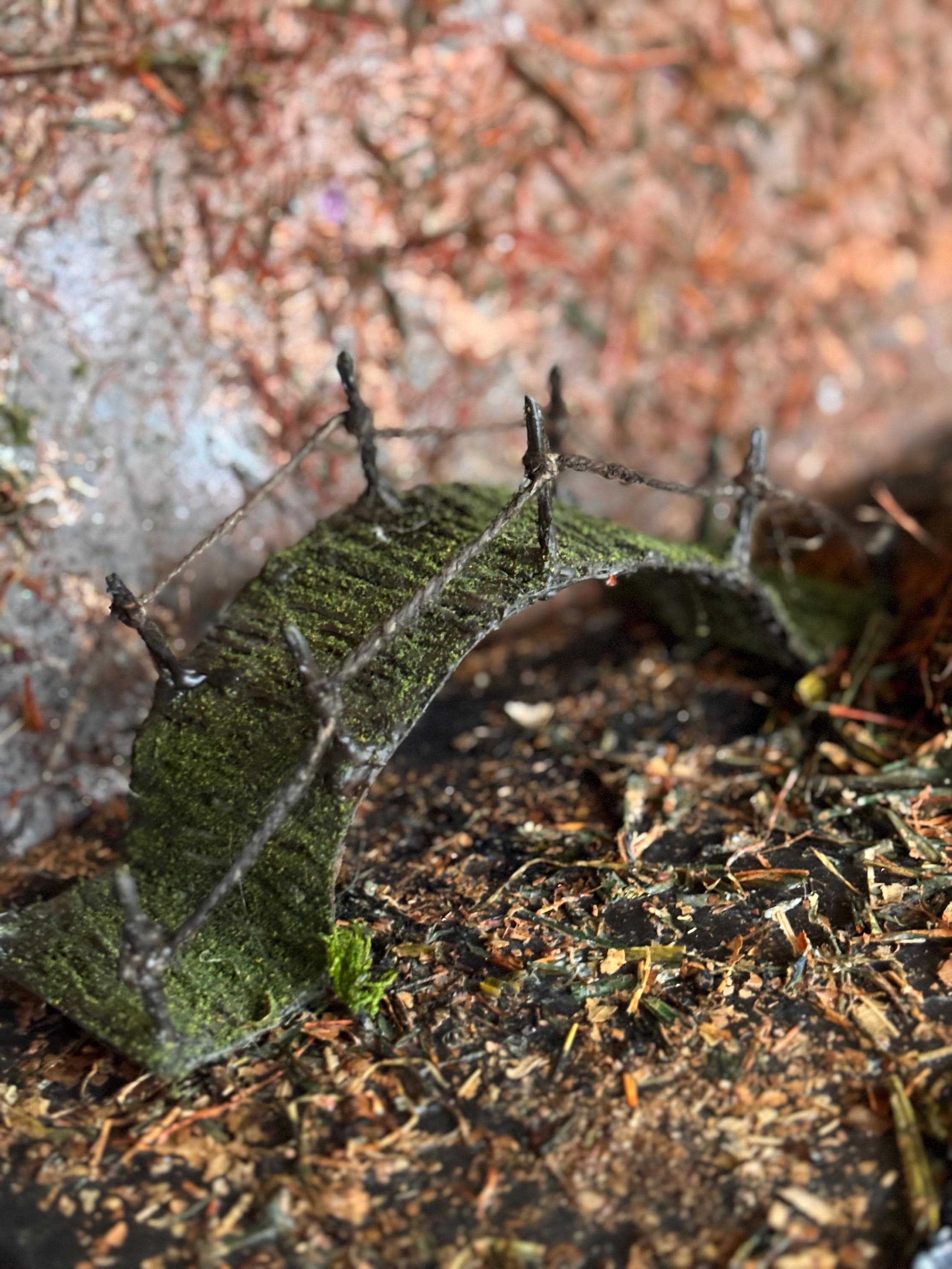 Whimsical Fairy Garden Bridge: Miniature Landscape Decor
